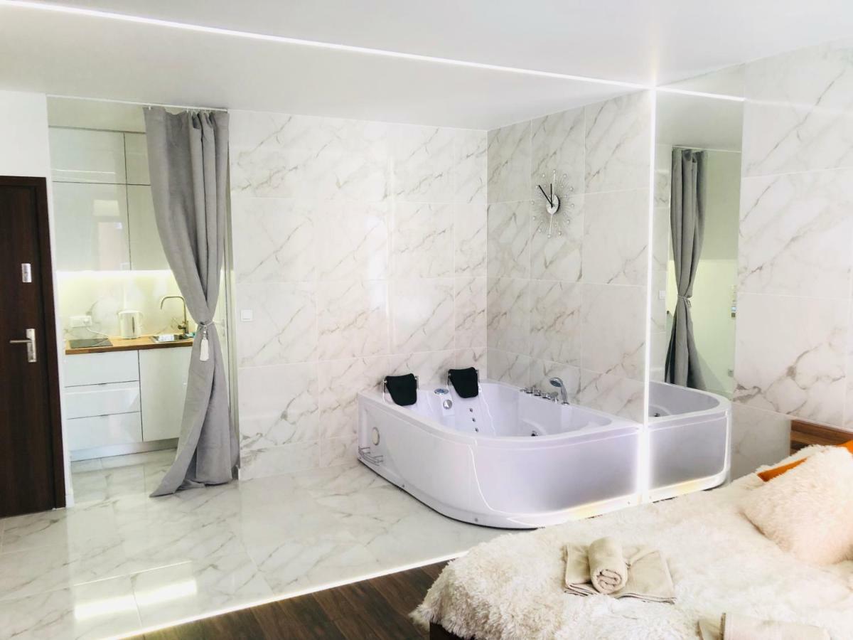 Yourapart Chmielna Park Exclusive Z Wanna Wolnostojaca Lub Jacuzzi Gdansk Ngoại thất bức ảnh