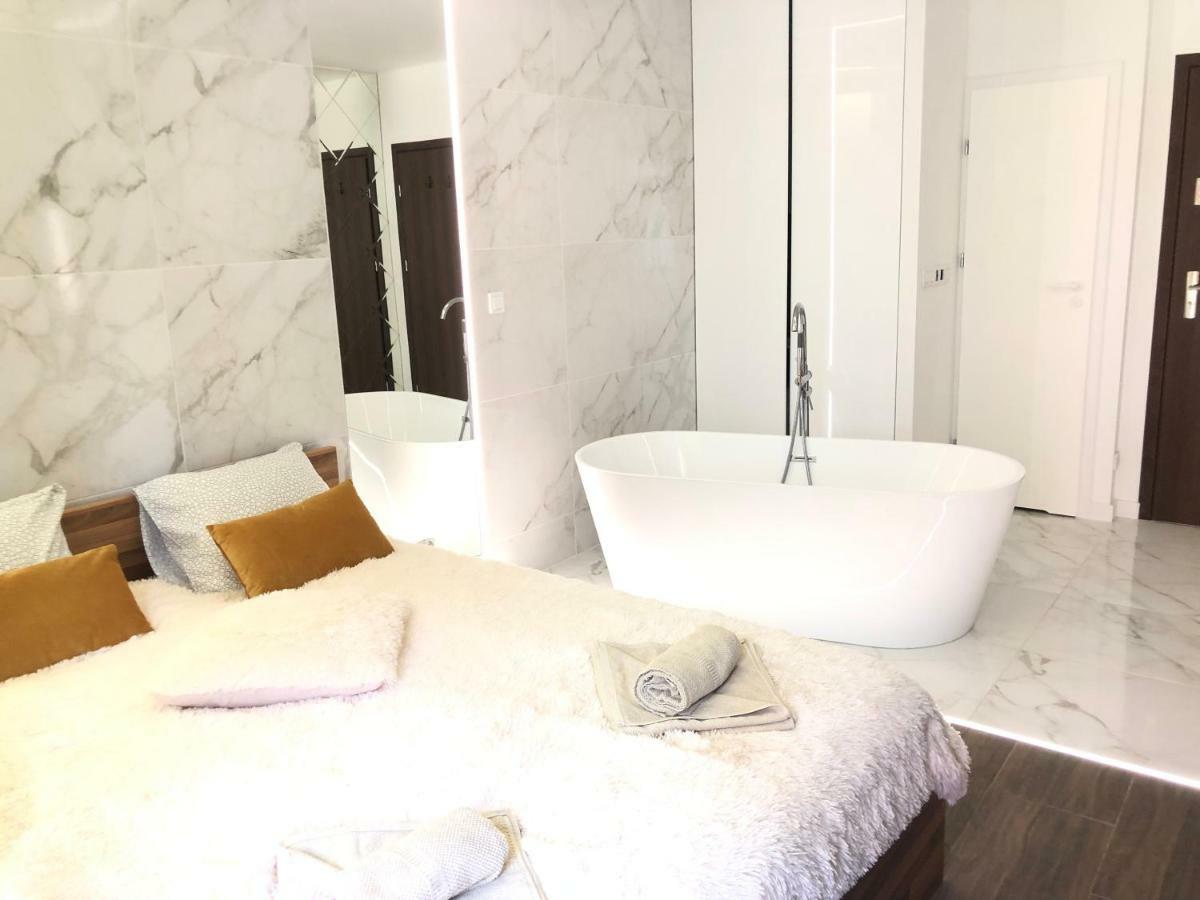 Yourapart Chmielna Park Exclusive Z Wanna Wolnostojaca Lub Jacuzzi Gdansk Ngoại thất bức ảnh
